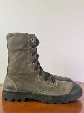 Palladium Baggy Canvas Women’s Boots | US 10
